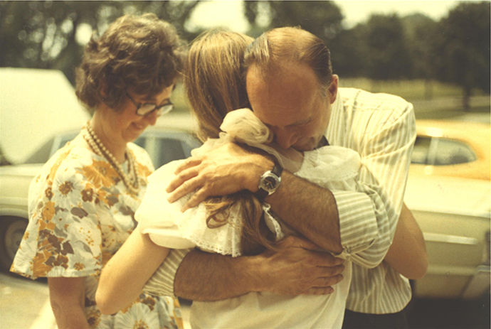 00002 - Kathy hugging Dean with Thelma