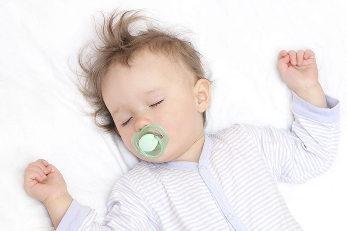 toddler-sleeping-pacifier