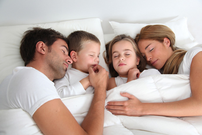 kids-parents-bed-120509
