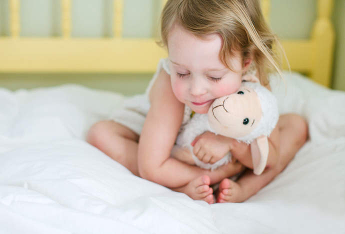 how-to-get-kids-to-stop-sleeping-with-teddy-bears-or-blankets